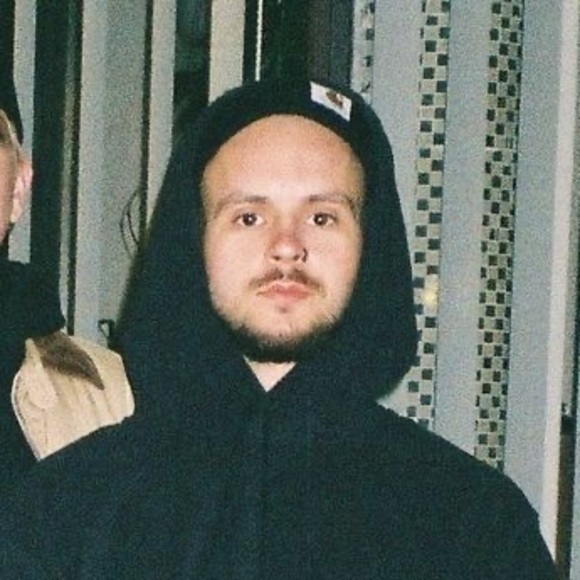 Meet your Posher, Andrew - Picture 1 of 1